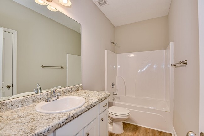 Building Photo - 2 Bed/ 2 Bath Townhome - 7 Minutes from Fort Gordon!