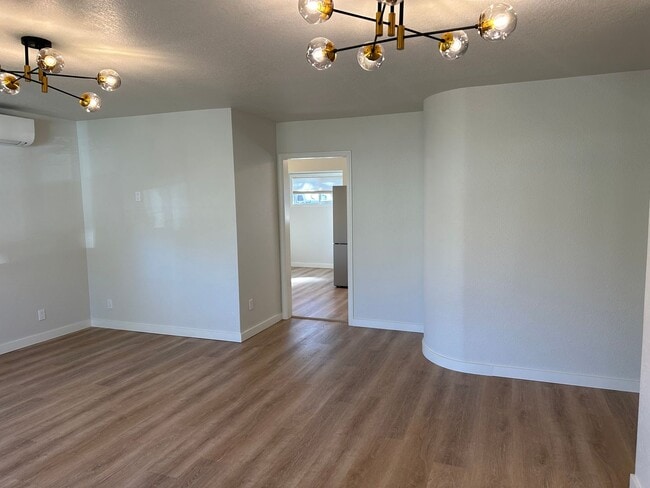 Building Photo - Beautiful high end 1 bedroom duplex with office!