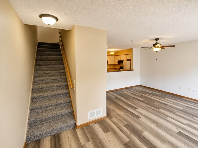 Building Photo - 4 Bedroom Westside Townhome | Great Location | Low-Maintenance Living