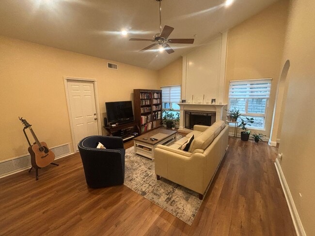 Building Photo - COMING SOON! Stunning Single-Story 3-Bedroom Home with 3-Car Garage and Community Pool in Thousan...