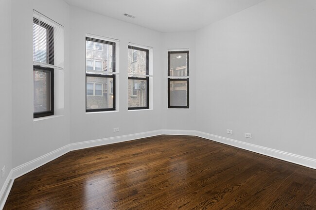 Building Photo - 7530 N Seeley Ave
