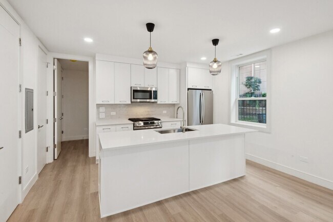 Building Photo - 2323 N Lister Ave