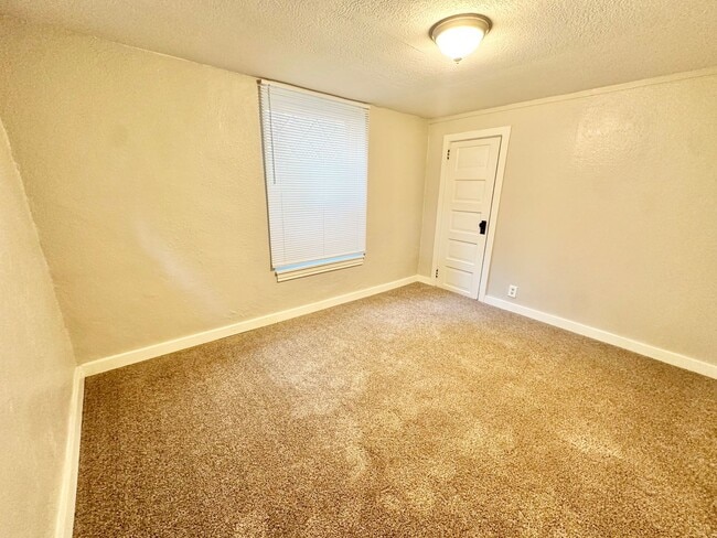 Building Photo - 1023.5 Laporte Avenue