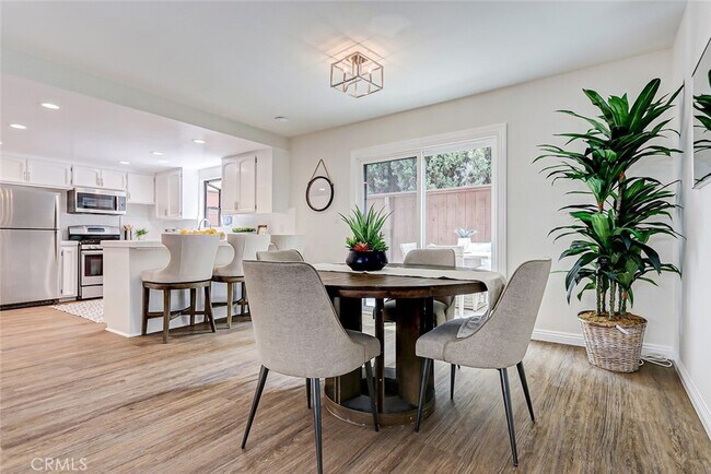 Dining area/Kitchen - 4033 W 182nd St