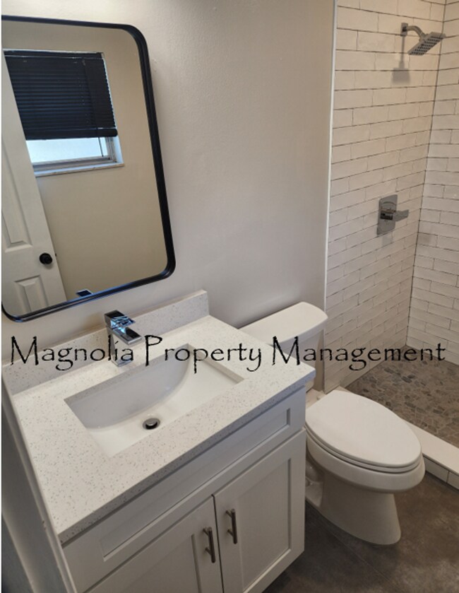 Building Photo - Winter Park - Newly Remodeled 3/2