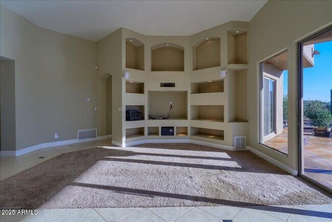 Building Photo - 6789 E Saber Rd