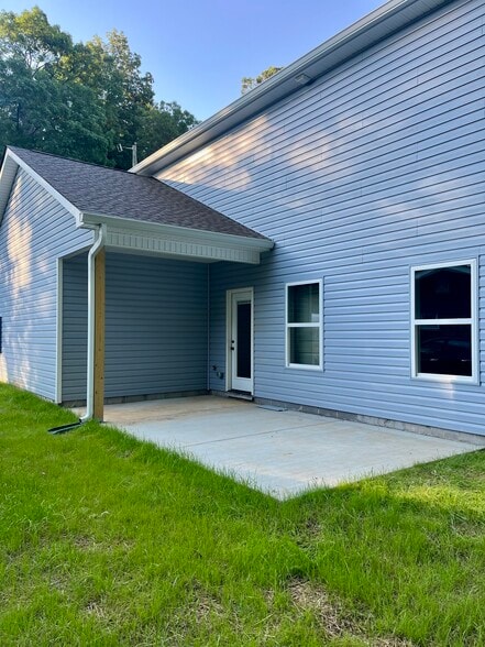Building Photo - 3511 Lamar Ave