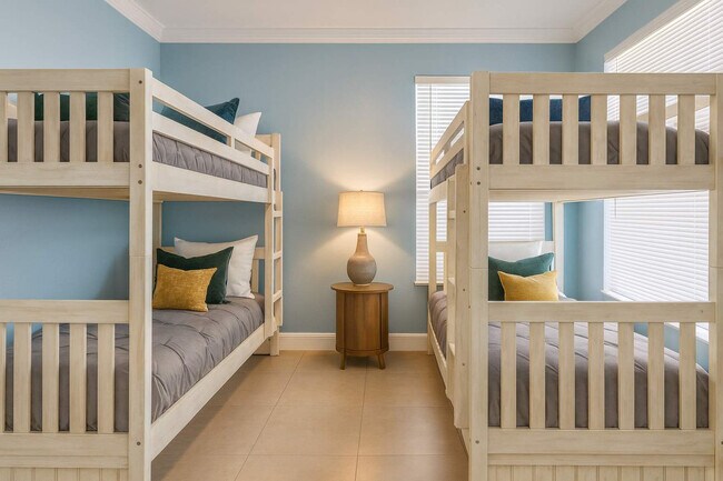 Building Photo - 4211 NE 13th Ave