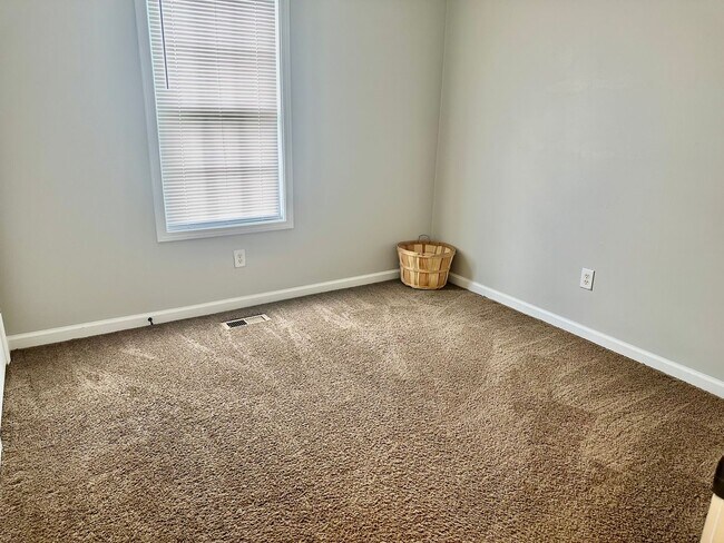 Building Photo - Villa Rica Rental