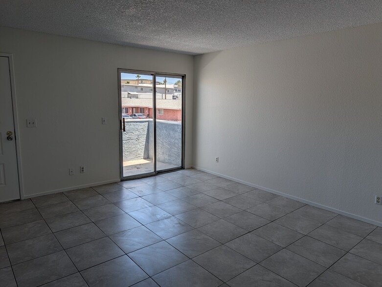 Building Photo - 841 Avenue A