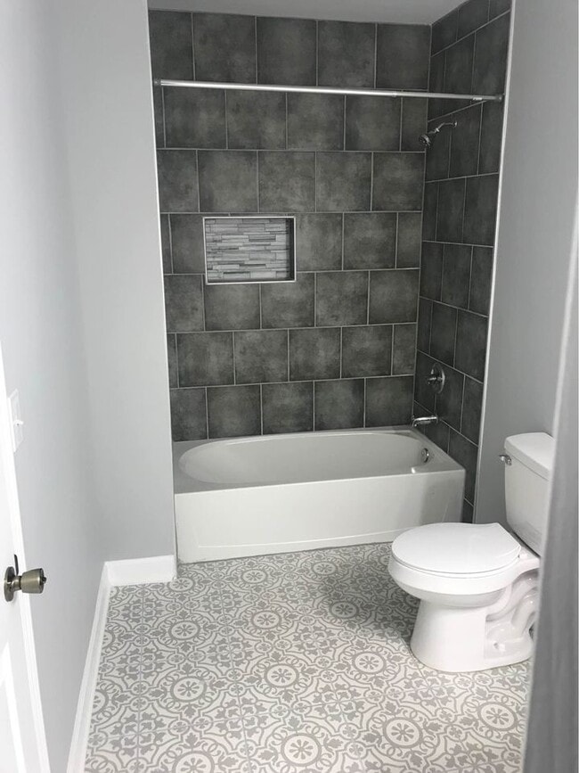 Building Photo - 1229 Bell St