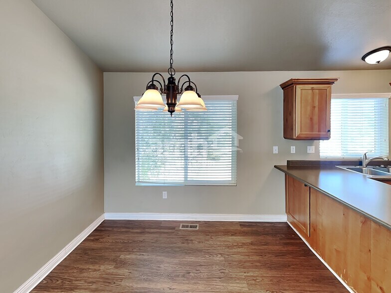 Building Photo - 1518 W Citation Dr
