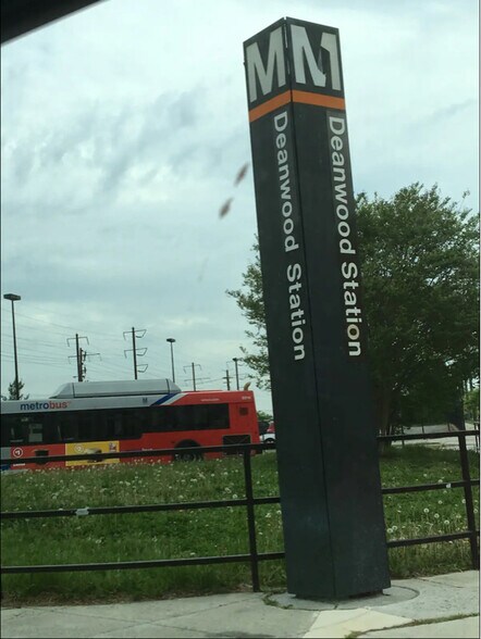 Building Photo - 1136 45th St NE