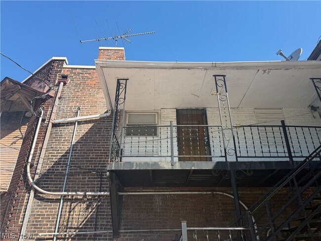 Building Photo - 15300 Waterloo Rd