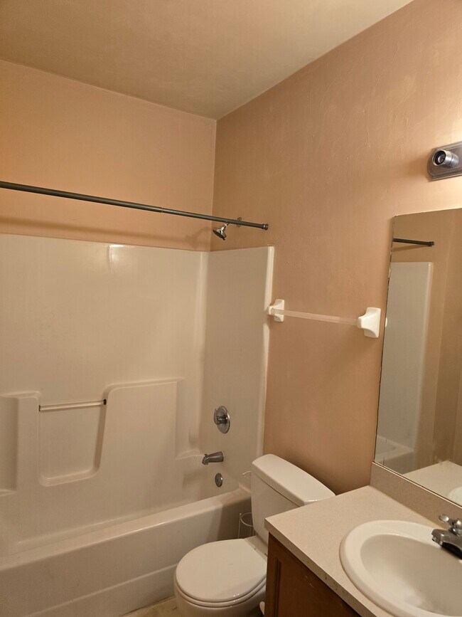 Building Photo - 2014 Midyette Rd