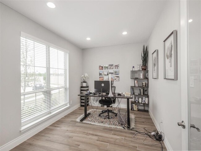 Building Photo - 4108 Emerson Cove Dr