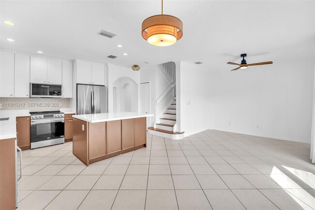 Building Photo - 2867 SW 125th Ave