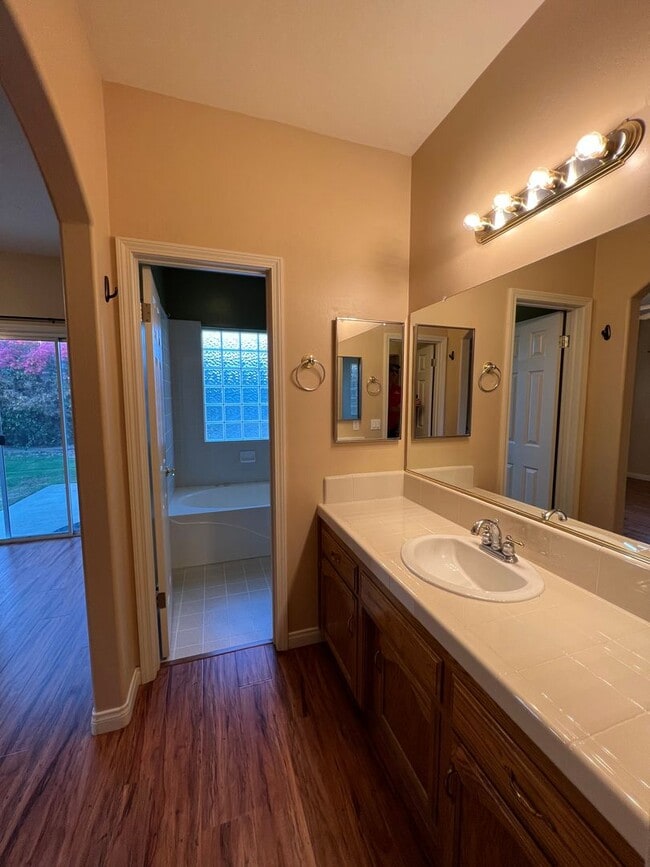 Building Photo - 9914 Paper Moon Way