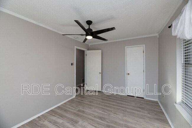 Building Photo - 1407 Franklin St