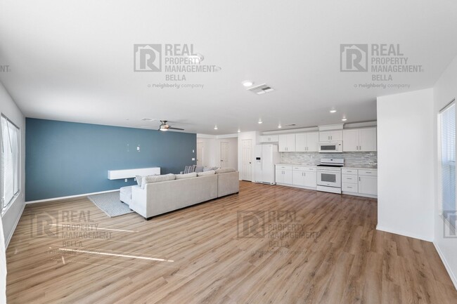 Building Photo - Spacious 4-Bed, 2-Bath Open-Concept Home i...