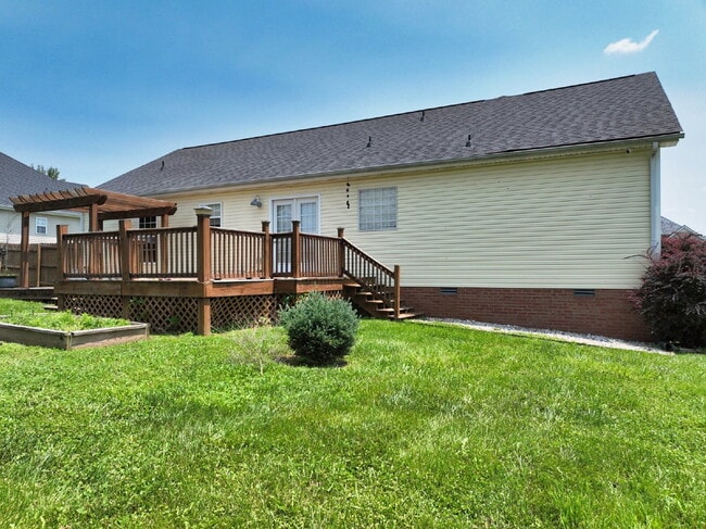 Building Photo - Show-Stopping Rental Home – A Rare Find wi...