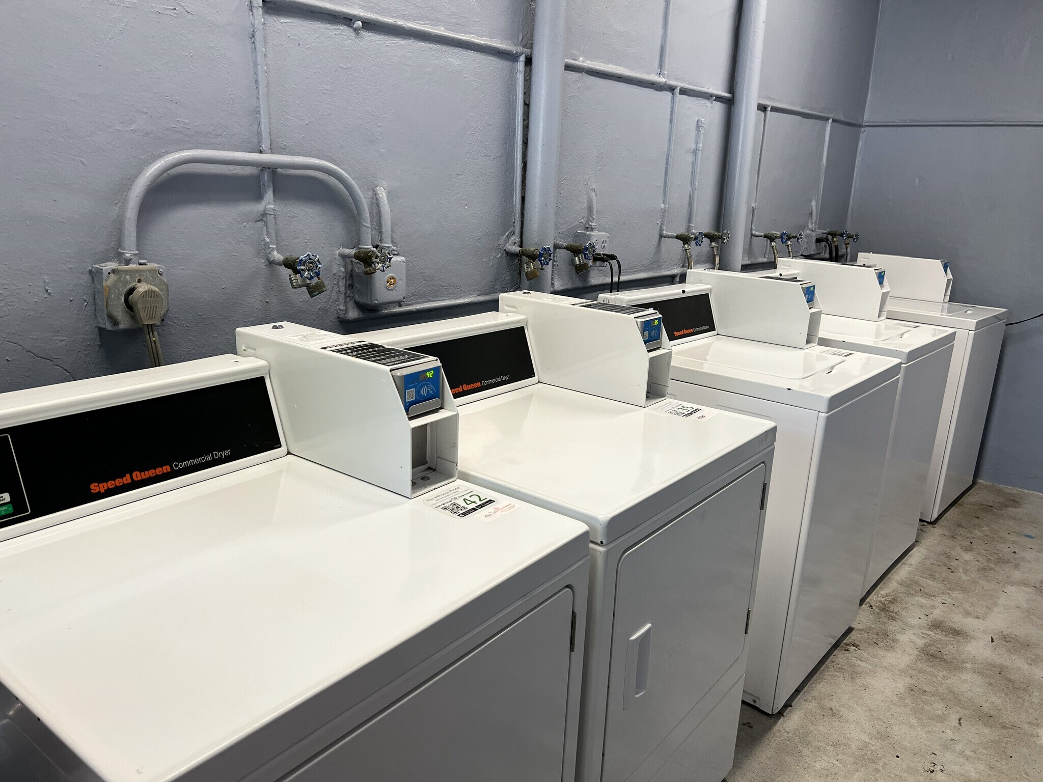 Building Photo - 110 SE 2nd St