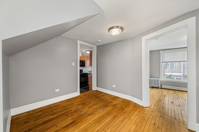 Building Photo - 233 Llewellyn Ave