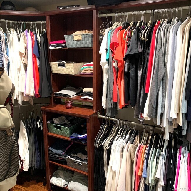 Building Photo - 521 W Park Ave