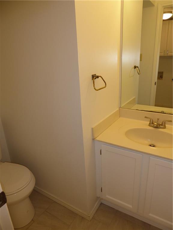 Building Photo - 9102 Sanger Dr
