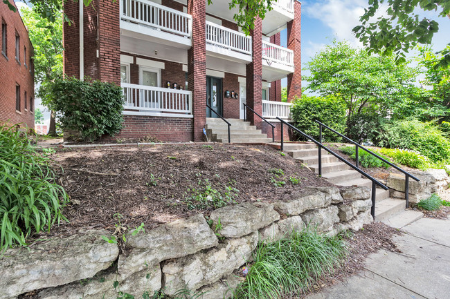 Building Photo - 2710 Holmes St
