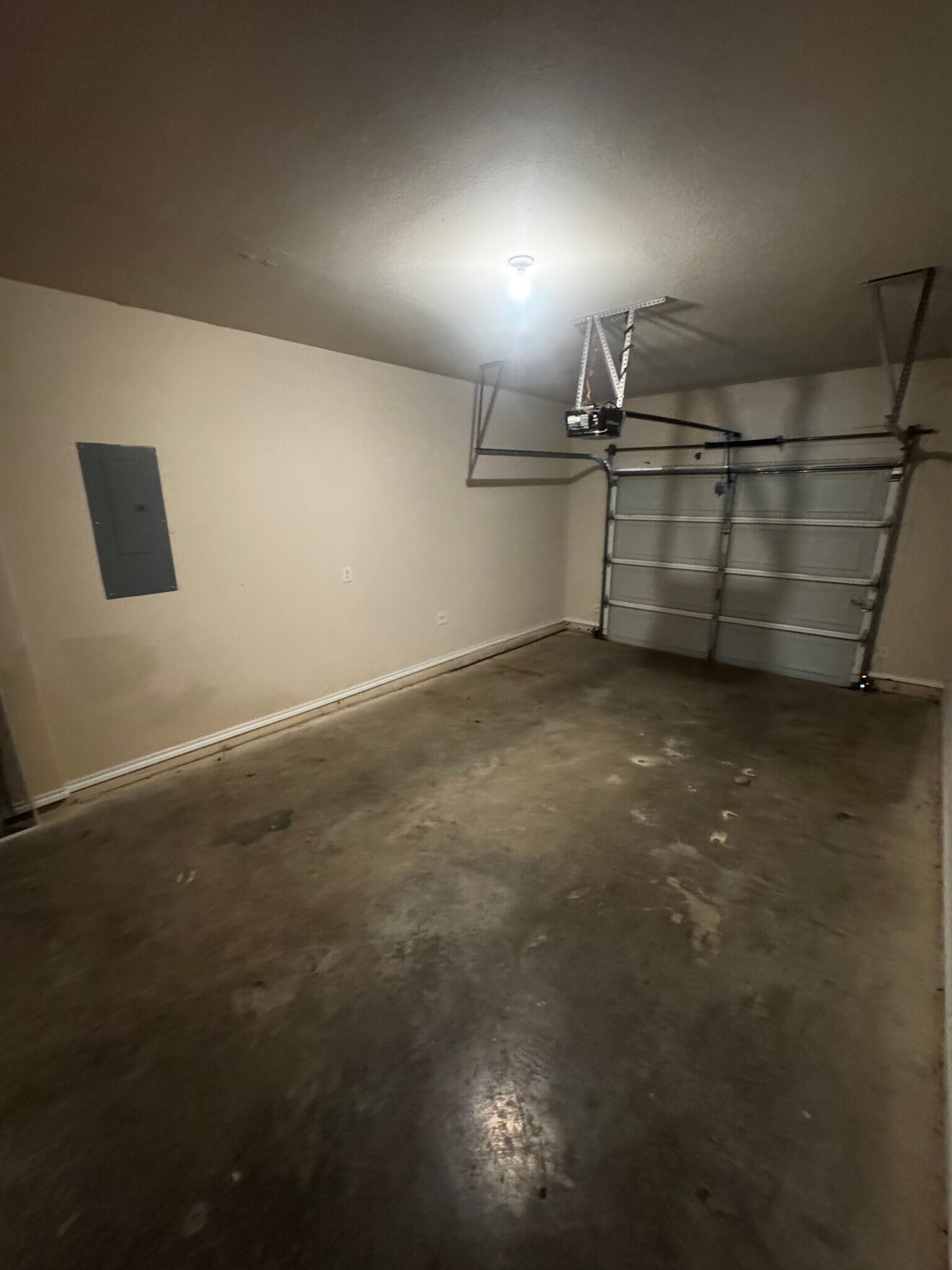 Building Photo - 380 Woodgrove Dr