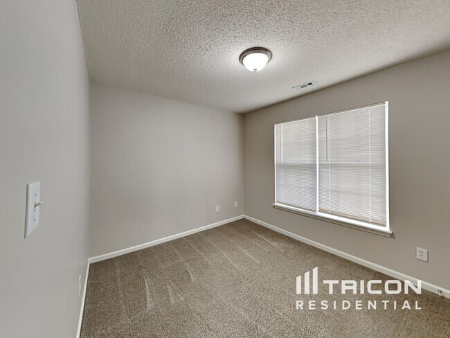 Building Photo - 2127 Dawn Ridge