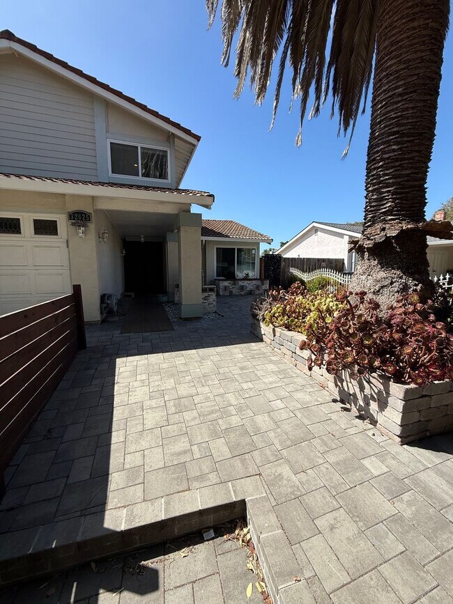 Building Photo - 32625 Lake Mead Dr