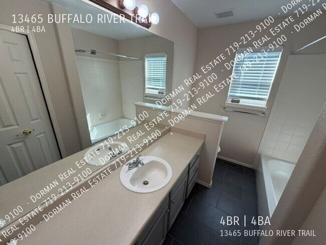 Building Photo - 13465 Buffalo River Trl W