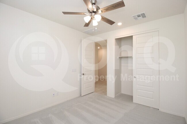 Building Photo - 3037 W la Mirada Dr