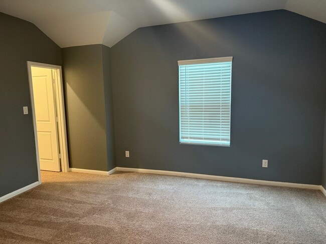 Building Photo - Spacious 5-Bed, 3-Bath Home in Brookmill –...