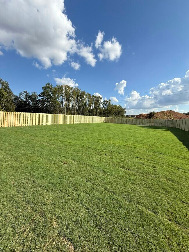 Building Photo - 22587 Dashwood Ln