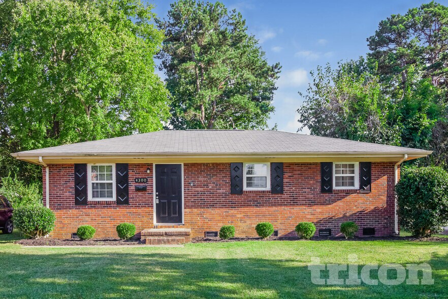 Building Photo - 4300 Oak Forest Dr