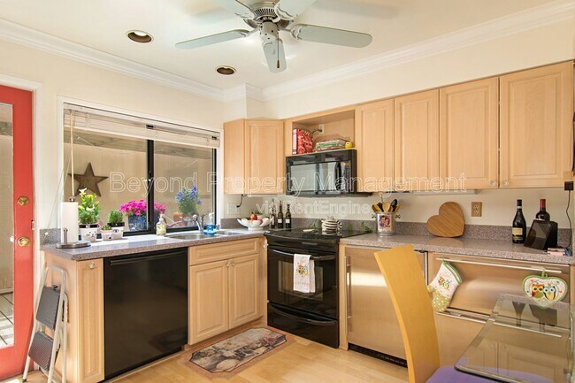 Building Photo - 8326 Via Sonoma