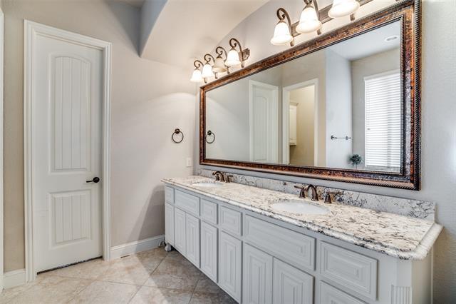 Building Photo - 401 Sarah Cir