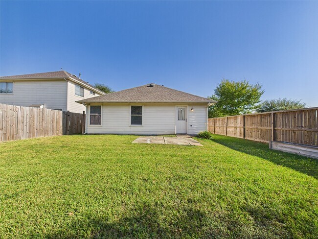 Building Photo - 3318 Field Manor Ln