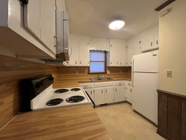 Building Photo - Spacious 2BR, 2.5BA Townhome Near NCSU! LEASE NOW FOR ONE MONTH FREE!