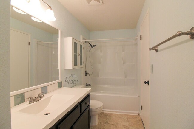 Building Photo - 4 Bedroom, 2 Bath + Office Home in West Richland
