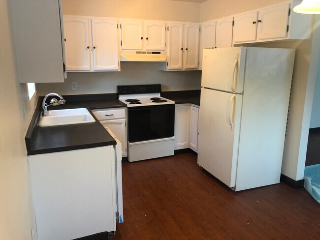 Building Photo - 941 W 76th Ave