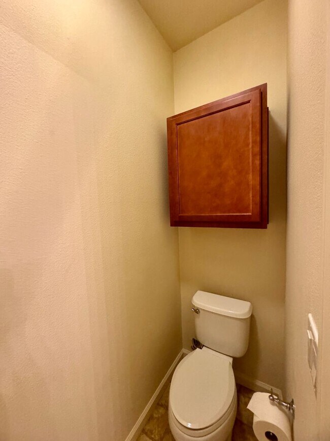 Building Photo - Welcome Home To This Adorable North Natomas Condo!