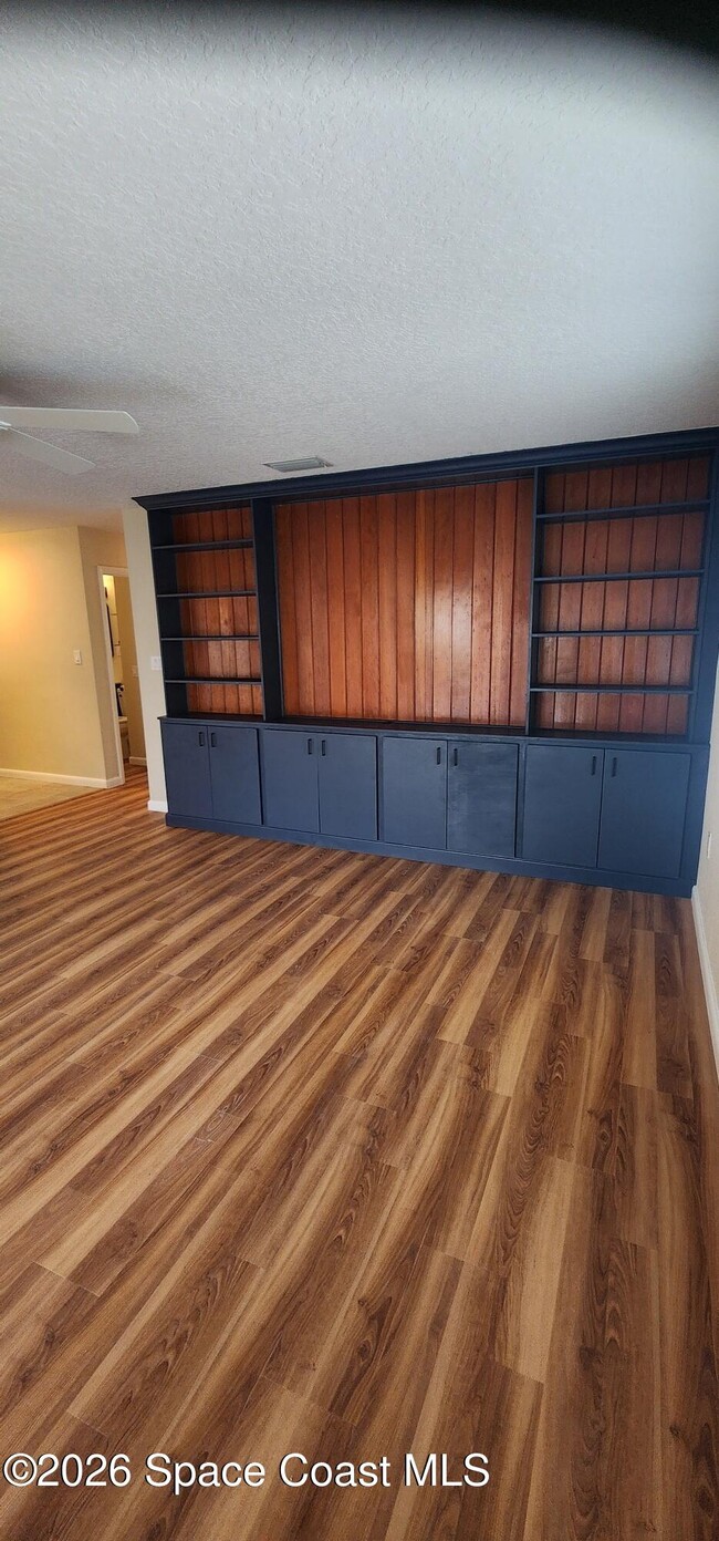 Building Photo - 332 Polaris Dr