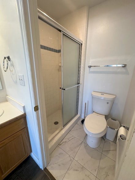 Building Photo - 1559 Riverside Ave