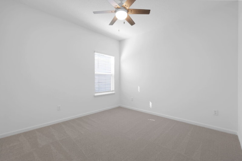 Building Photo - 302 Lake Sinclair St