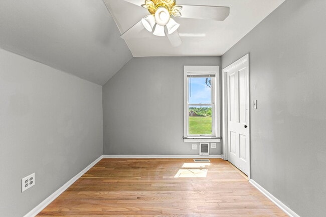 Building Photo - 7496 Wolf Rd