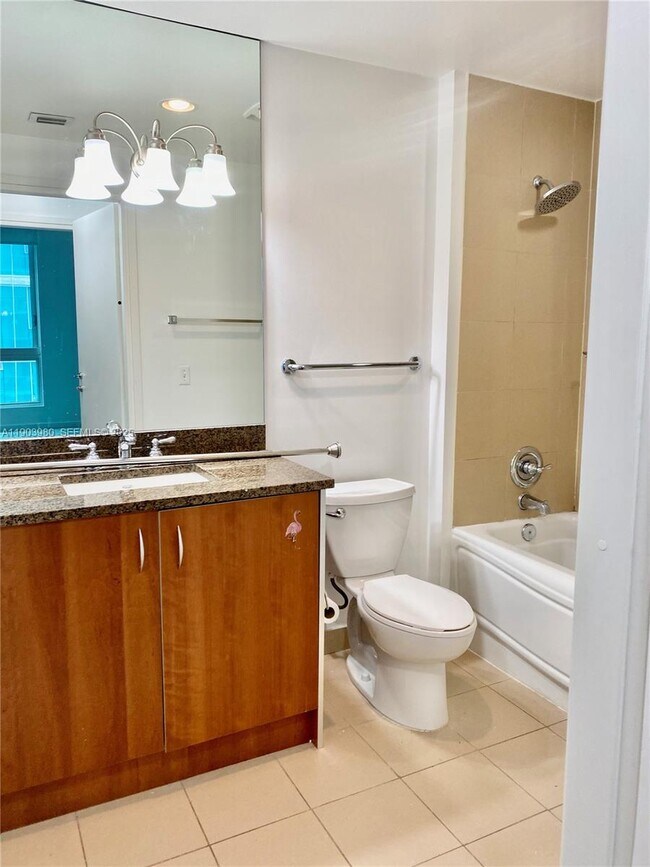 Building Photo - 300 S Biscayne Blvd